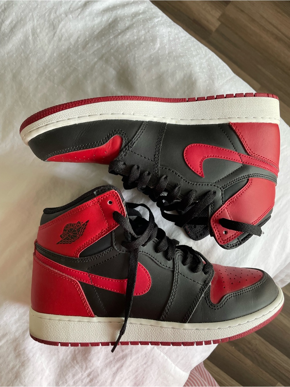Nike Air Jordan 1 Retro High OG Banned Bred 2016